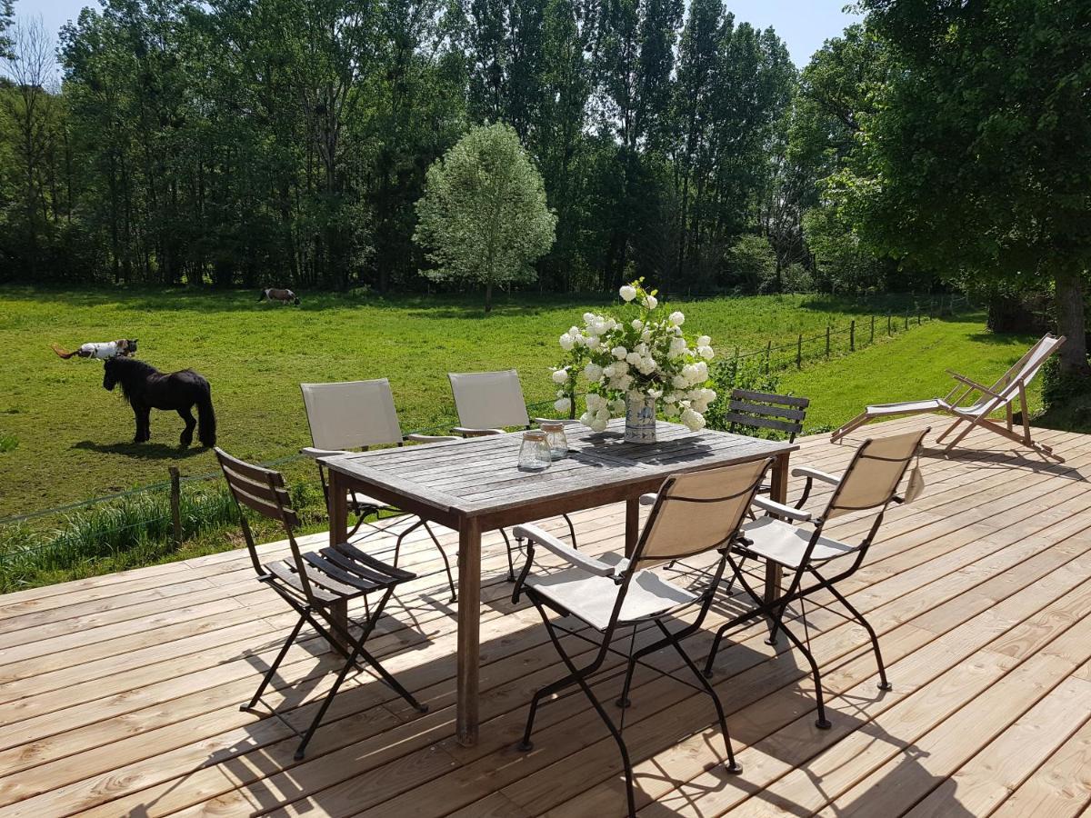 Le Moulin Du Bourg Otel Epeigne-les-Bois Dış mekan fotoğraf